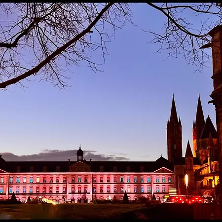 Logis Decaens アパート *